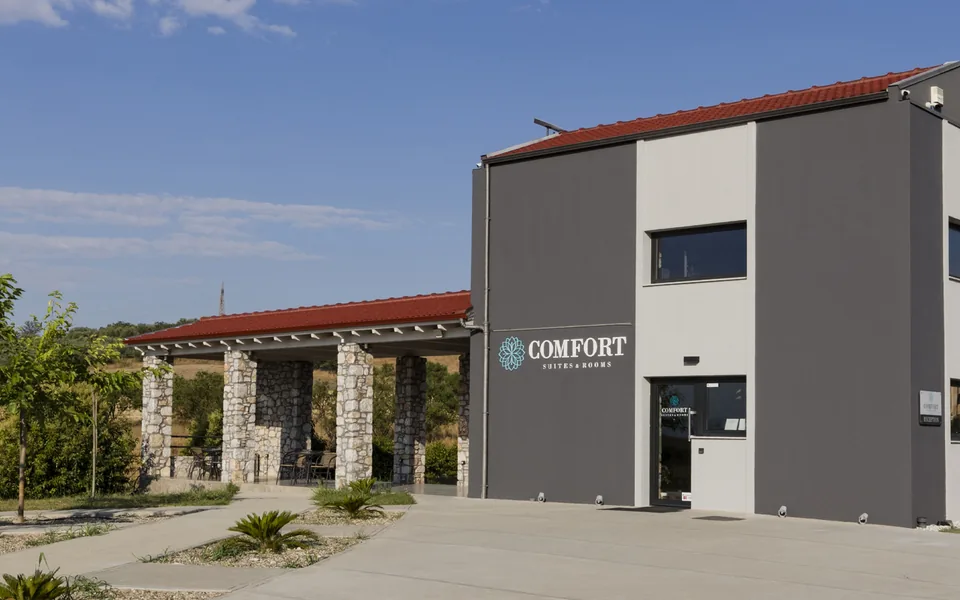 Comfort Suites and Rooms